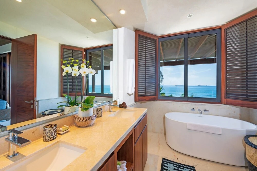 Sunny Vacation Villa 83