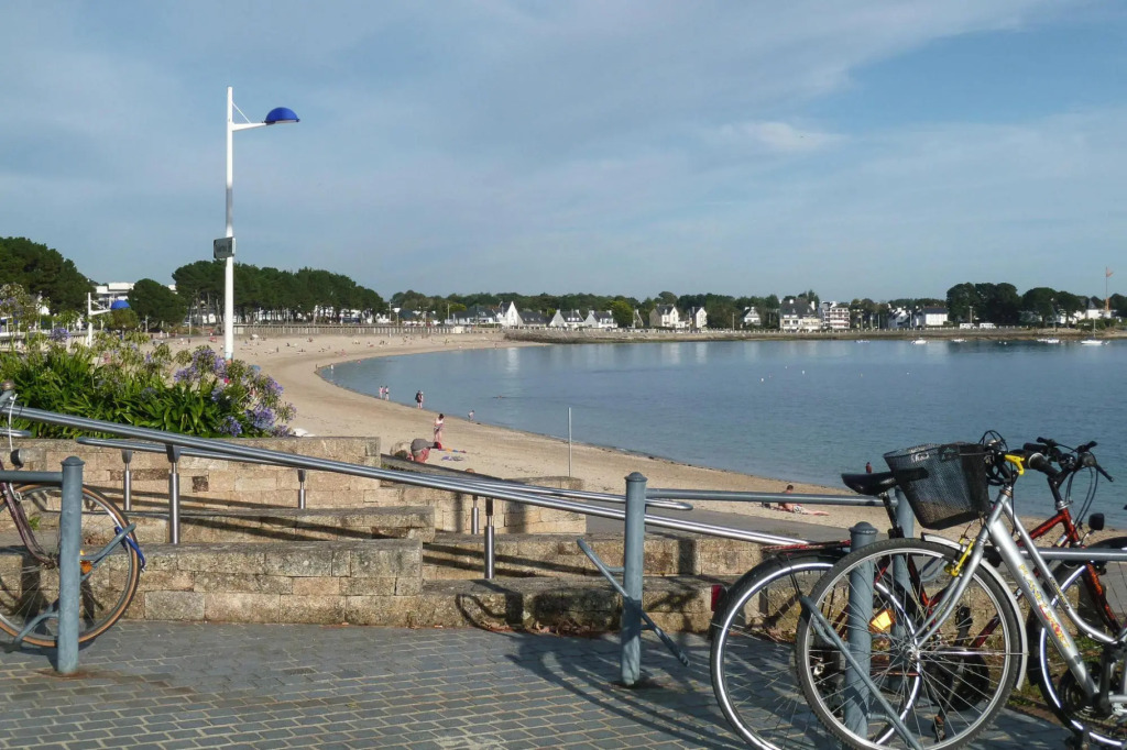Apartment in Bénodet near Sandy Beaches
