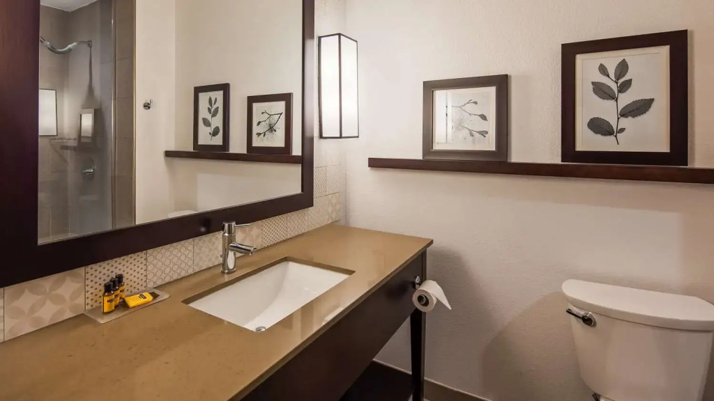 Garner Hotel Houston - Westheimer by IHG