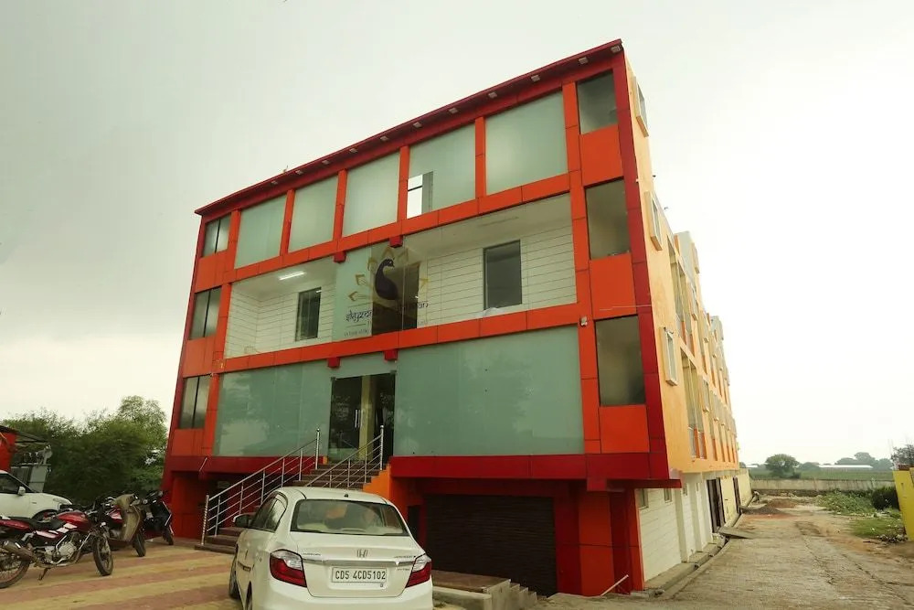 OYO 19556 Hotel Puri Inn