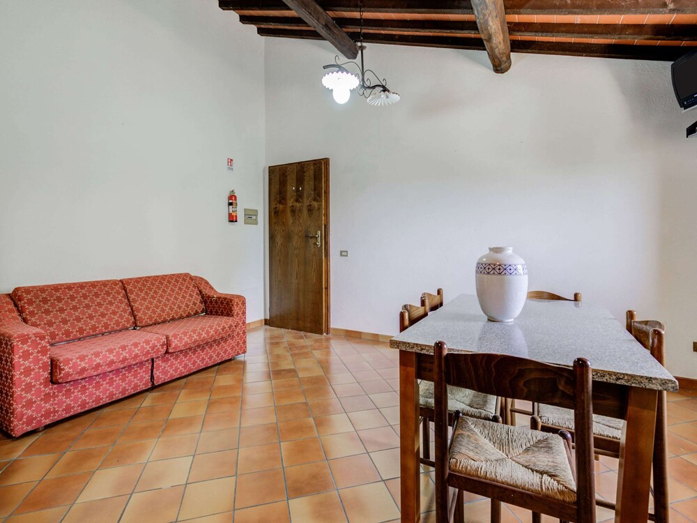 Varna Charm: Tuscan Getaway