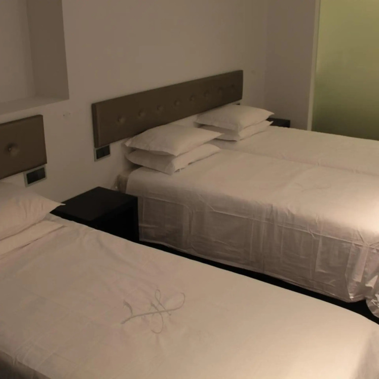 Lazza Hotel