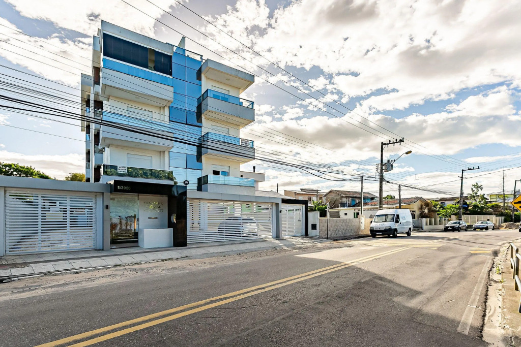 Apto Amplo Com Suíte Na Praia Do Santinho Sbr304