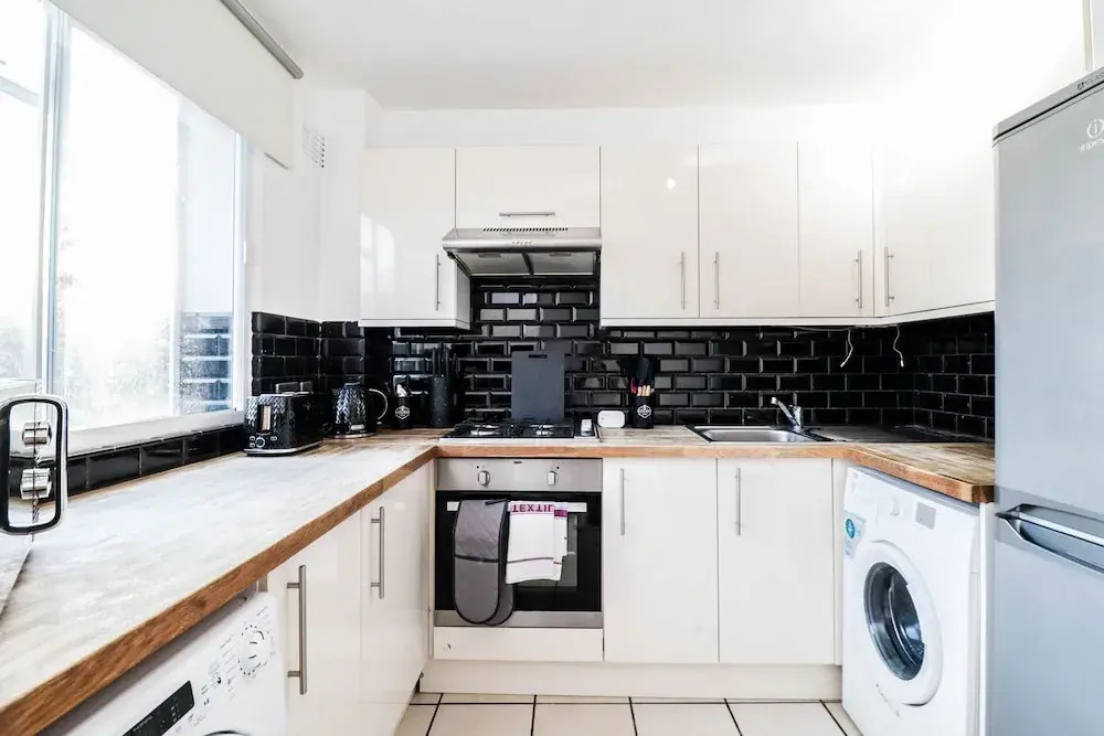 Lovely 3 Bedroom Maisonette