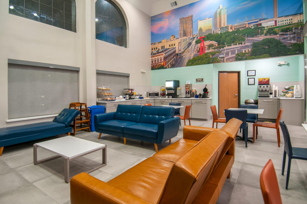 Days Inn & Suites by Wyndham San Antonio North/Stone Oak