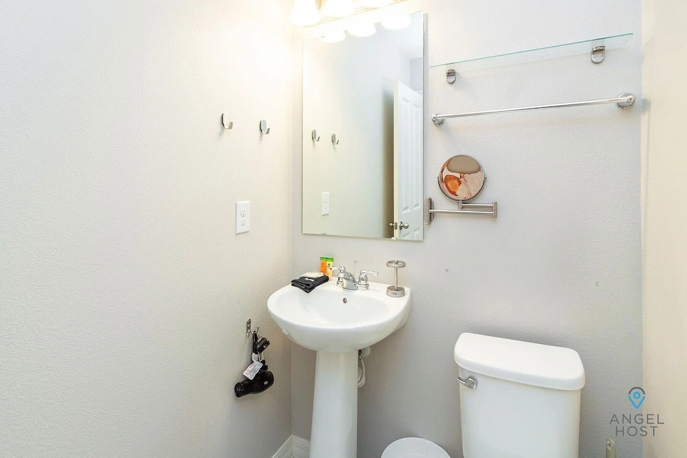 Spacious 4B Family-friendly Townhome Near Disney!