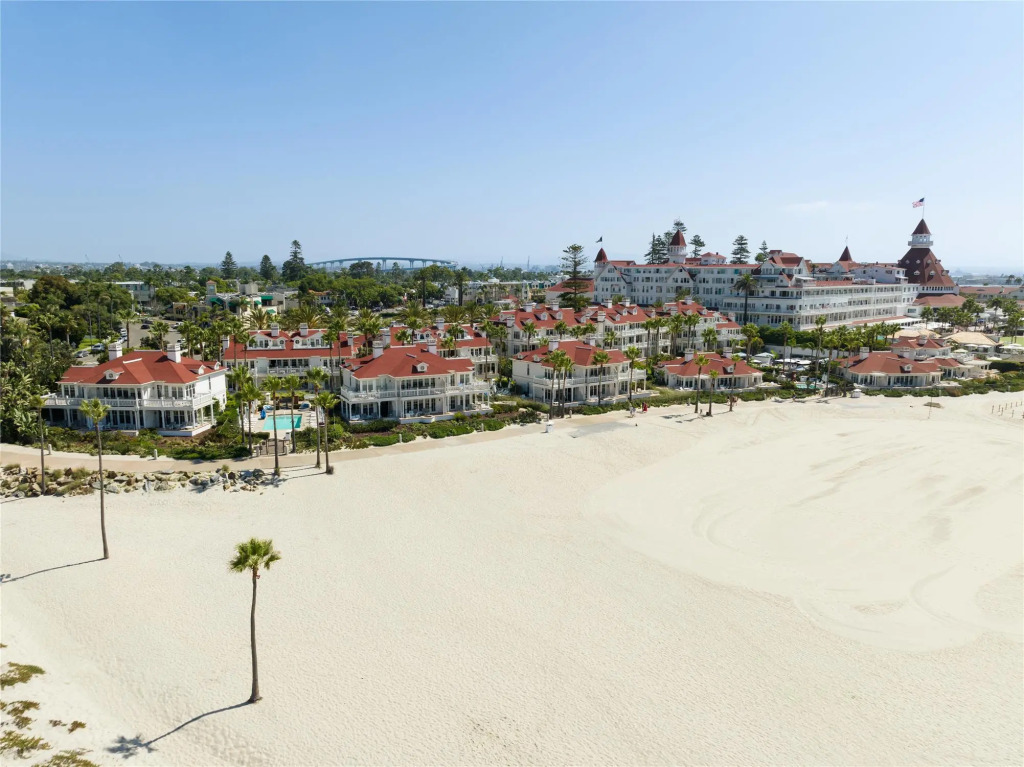 Beach Village at The Del, LXR Hotels & Resorts