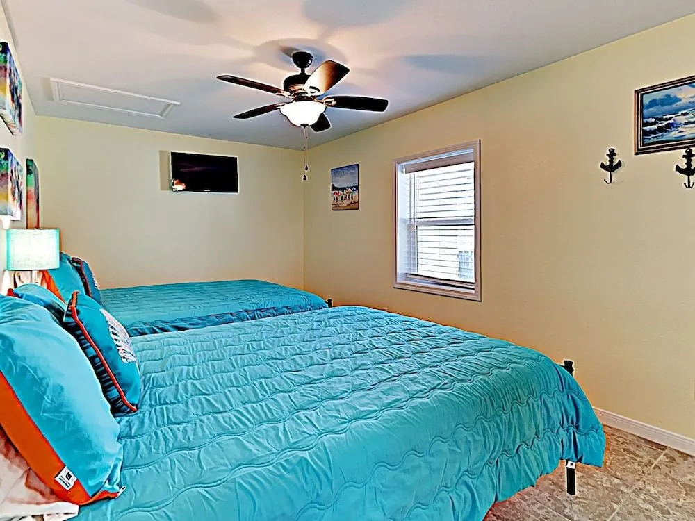 #47 Sea Isle Village (Beach House) by RedAwning