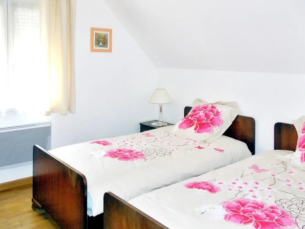 House With 3 Bedrooms in Stotzheim, With Enclosed Garden and Wifi