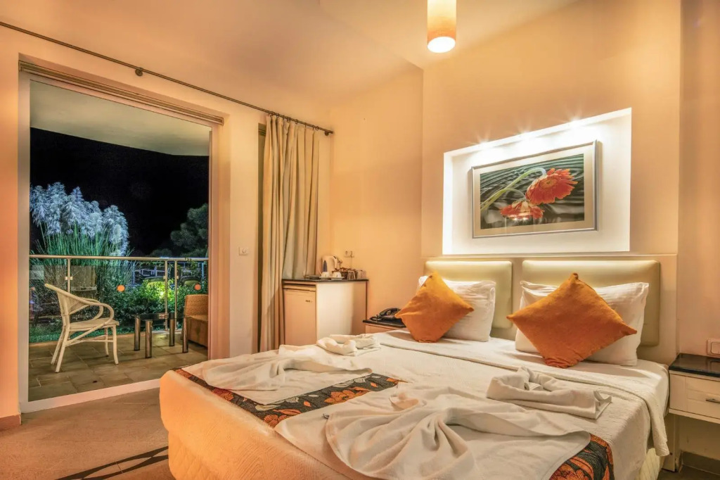 Golden Life Heights Deluxe Suite Hotel - Adults Only