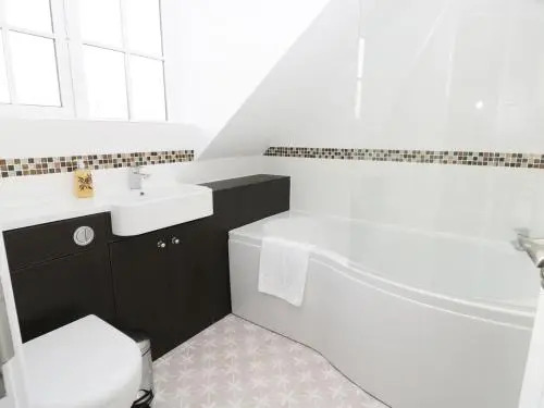 Chine Cottage