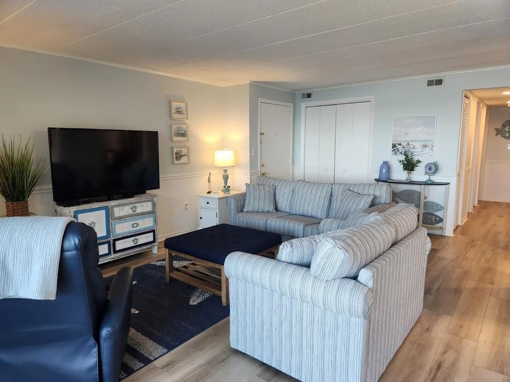 Thunder Island 114c 2 Bedroom Condo by RedAwning
