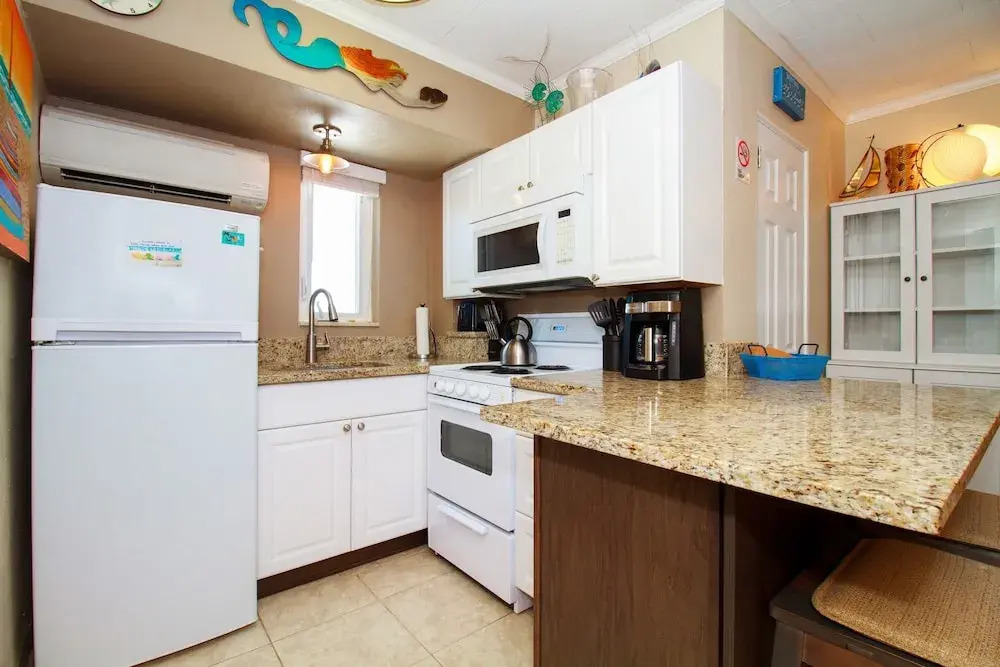 Tropic Terrace #45 - Beachfront Rental 1 Bedroom Condo by Redawning
