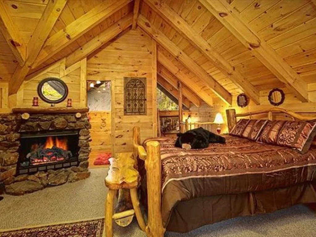 Creekside Hideaway by RedAwning