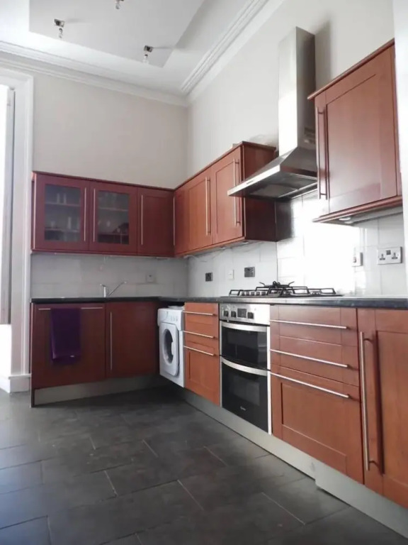 Spacious and Quiet Flat in the Heart of Finnieston
