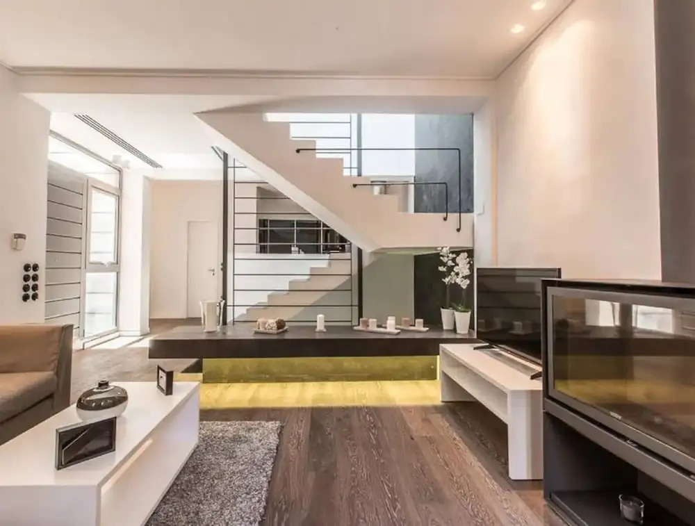 Stylish Maisonette, Kerameikos