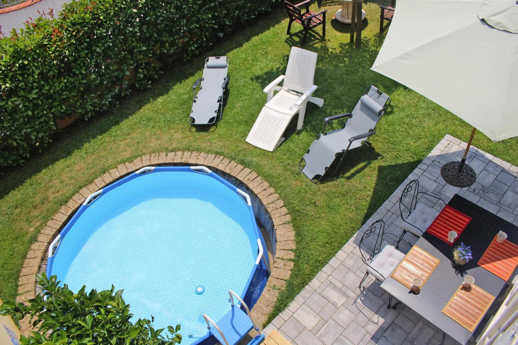In Camaiore With 3 Bedrooms And 2 Bathrooms