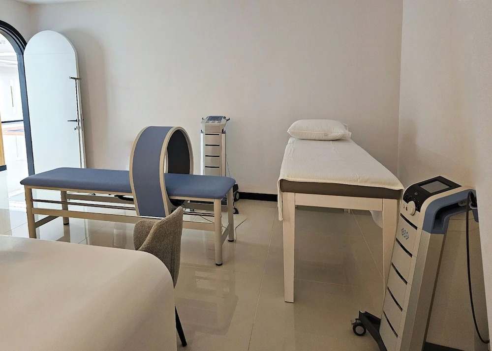 Cosmos Health Center by Medworld