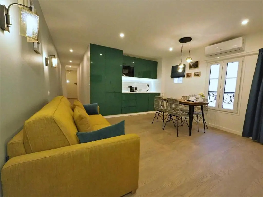 Bastille ChicSuites