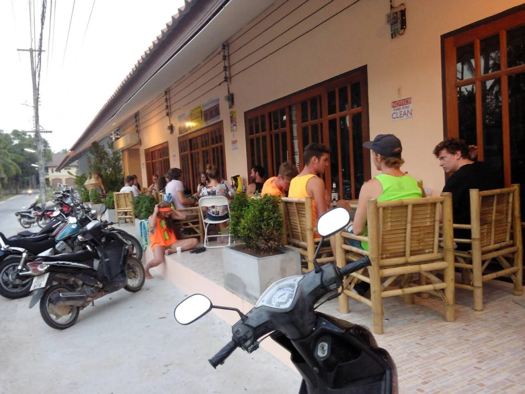 Relax Corner Inn - Hostel