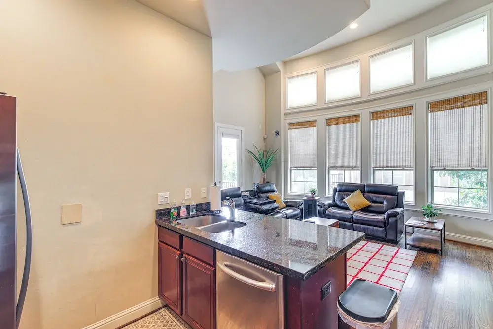 Gated + Private: Dtwn Houston Home 8 Mi to NRG