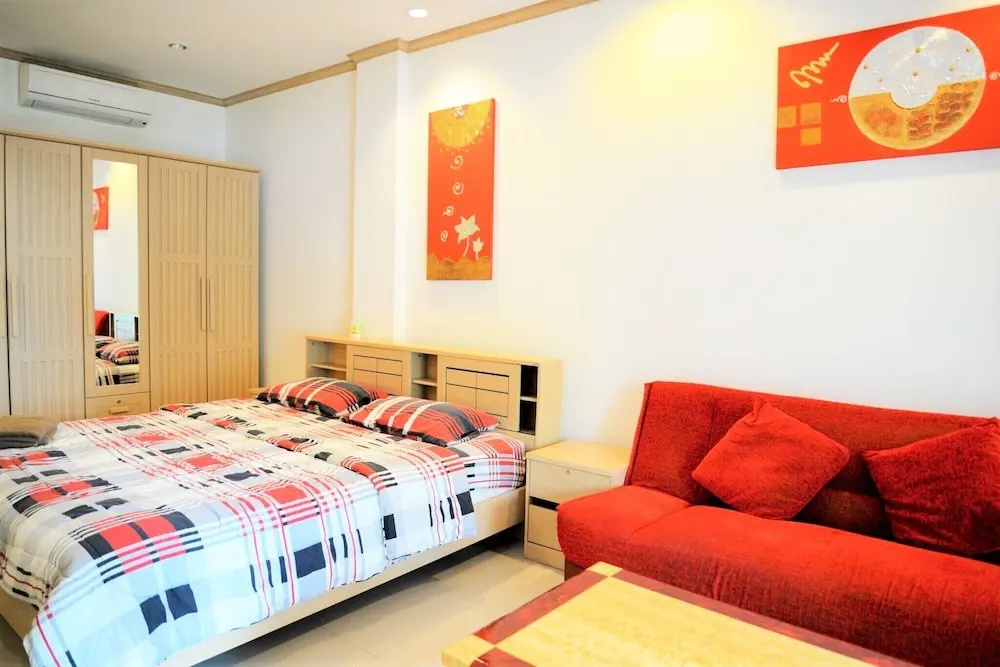 Baan Suan Lalana Te Ground Floor Studio Apartment Jomtien