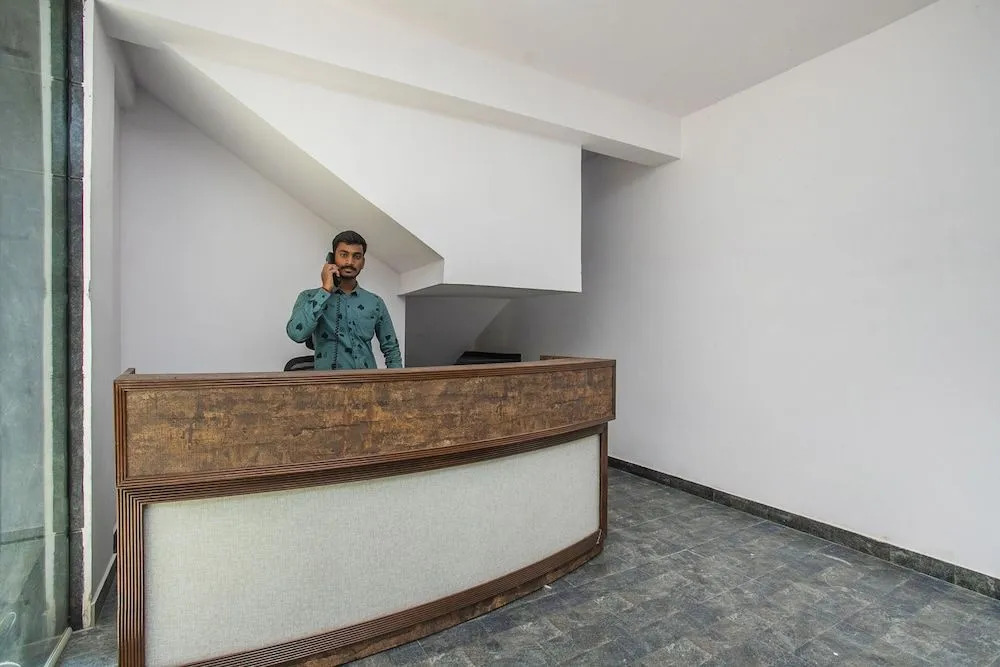 OYO 22836 Hotel Amster Inn