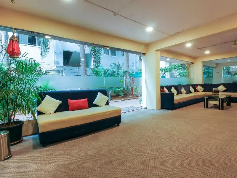Capital O 68918 Sravya Grand Residency