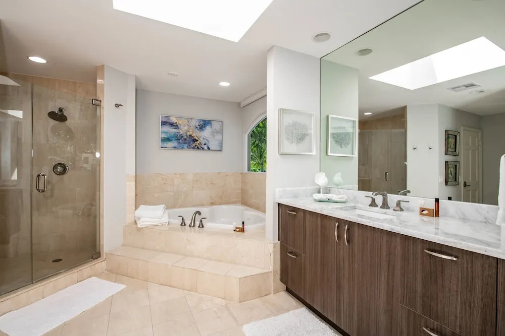 The House of 425 Coral Way 5 Bedrooms 4.5 Bathrooms Home