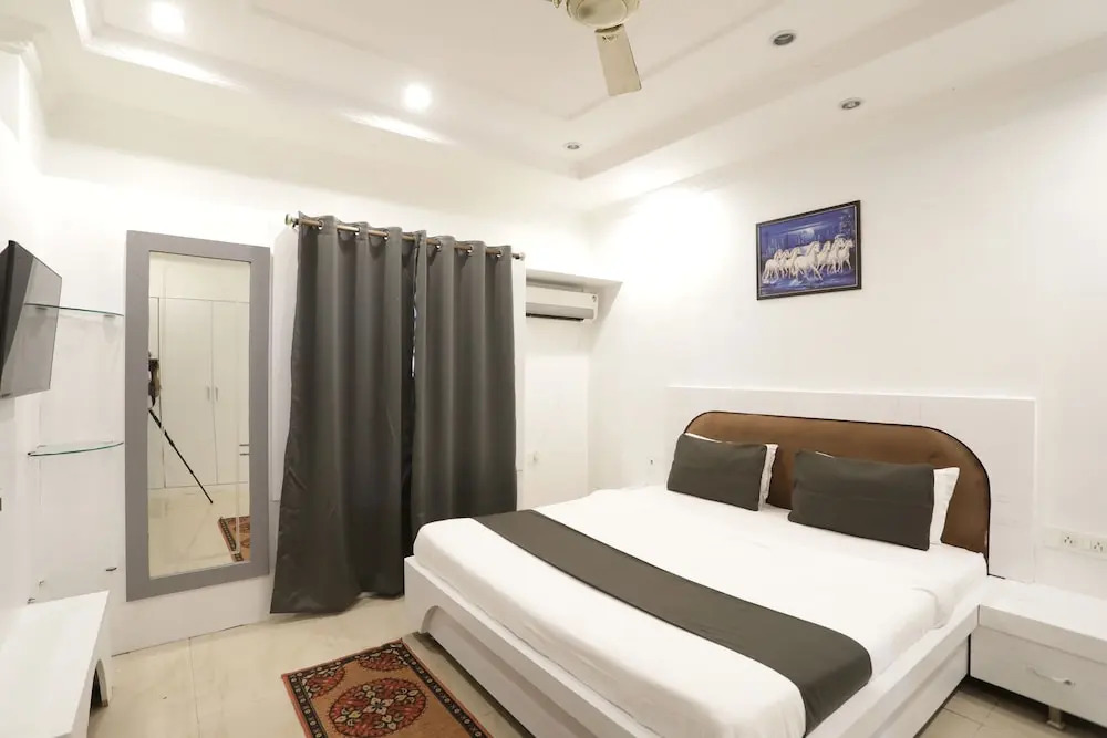 Goroomgo Hotel Hi5 Stay Bhubaneswar