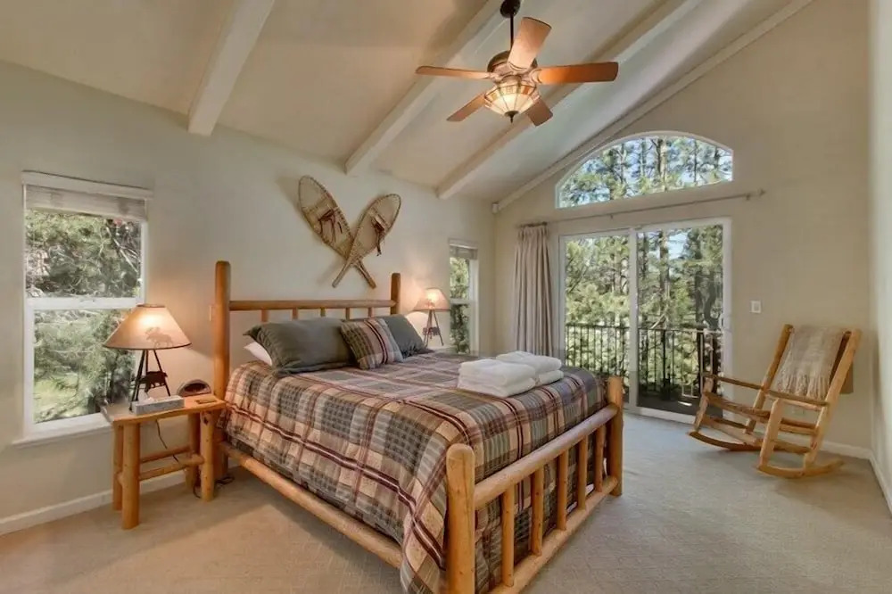 1261 Country Club Drive