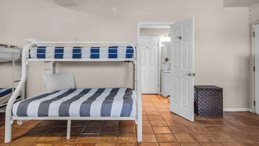 Gulf Front With Private Pool, Sleeps 21, Amazing Decks, Free Beach Setup!