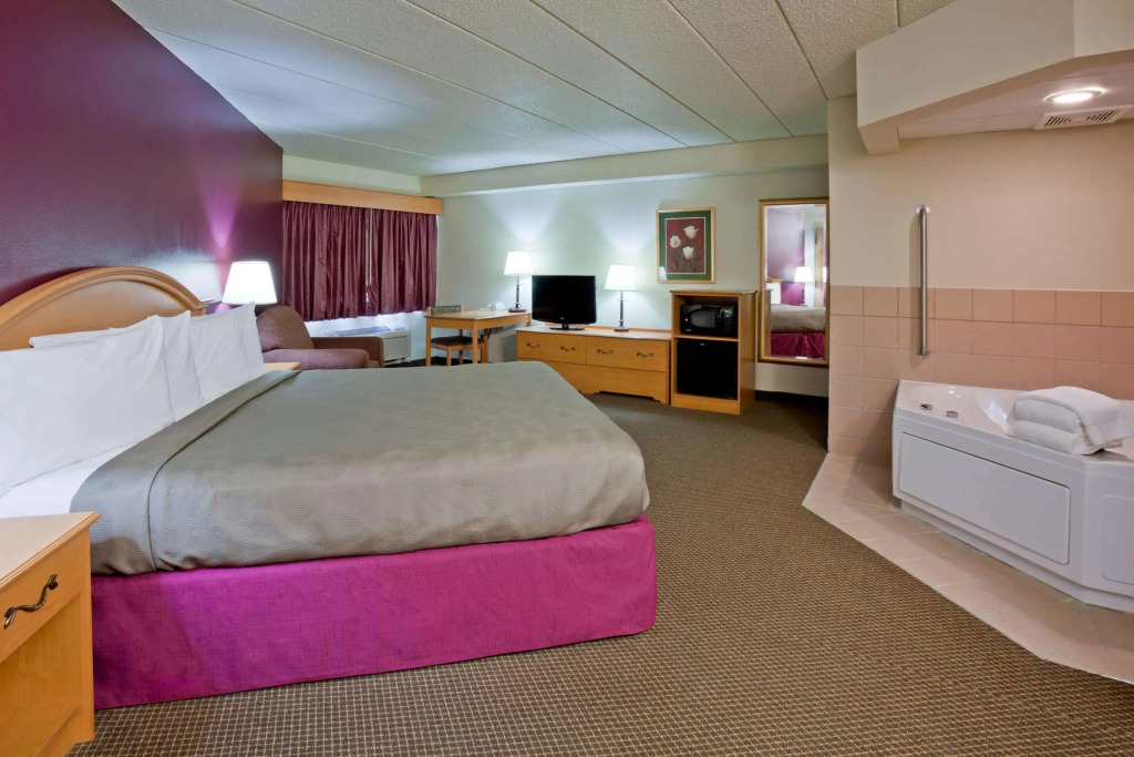 AmericInn by Wyndham Jackson