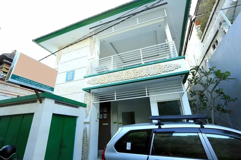 RedDoorz Near Pantai Jerman