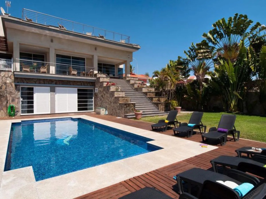 House 10 PAX Maspalomas