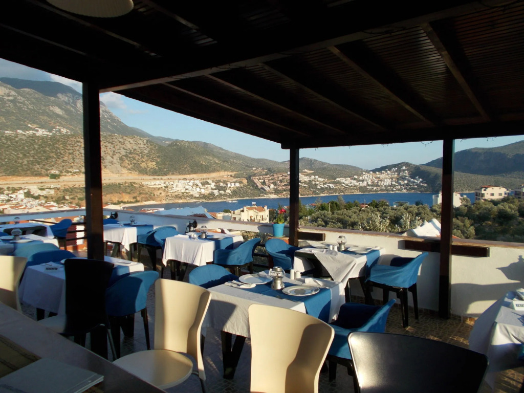 Lizo Hotel