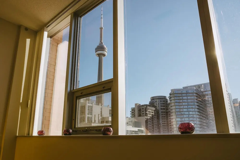 Applewood Suites - 2 Bdrm King West
