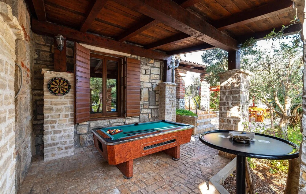 Amazing Home in Vir With 9 Bedrooms, Wifi and Outdoor Swimming Pool