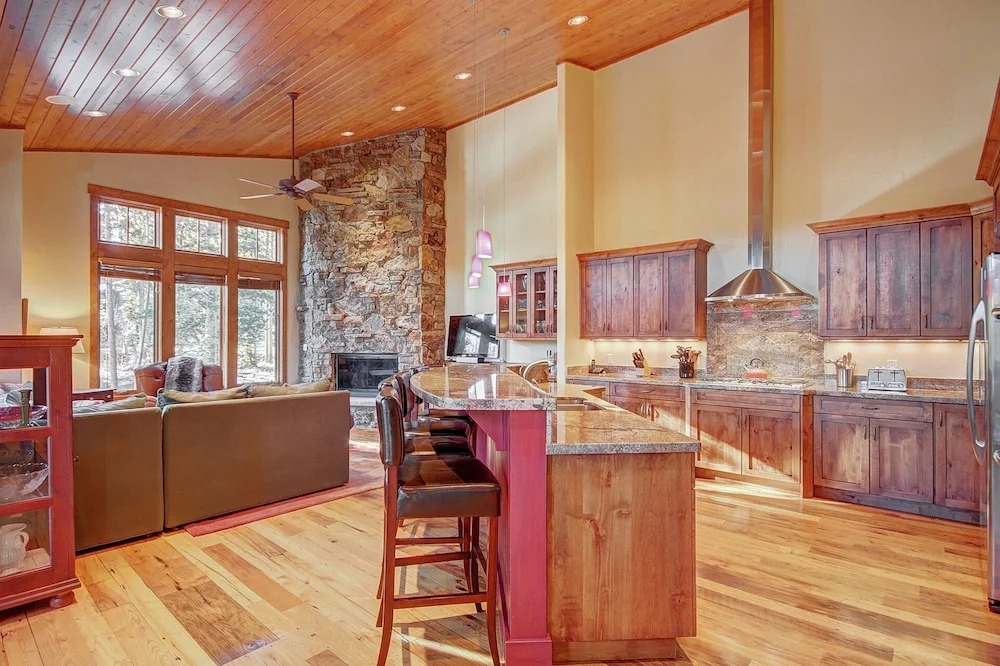 Shock Hill Escape 4 Bedroom Home