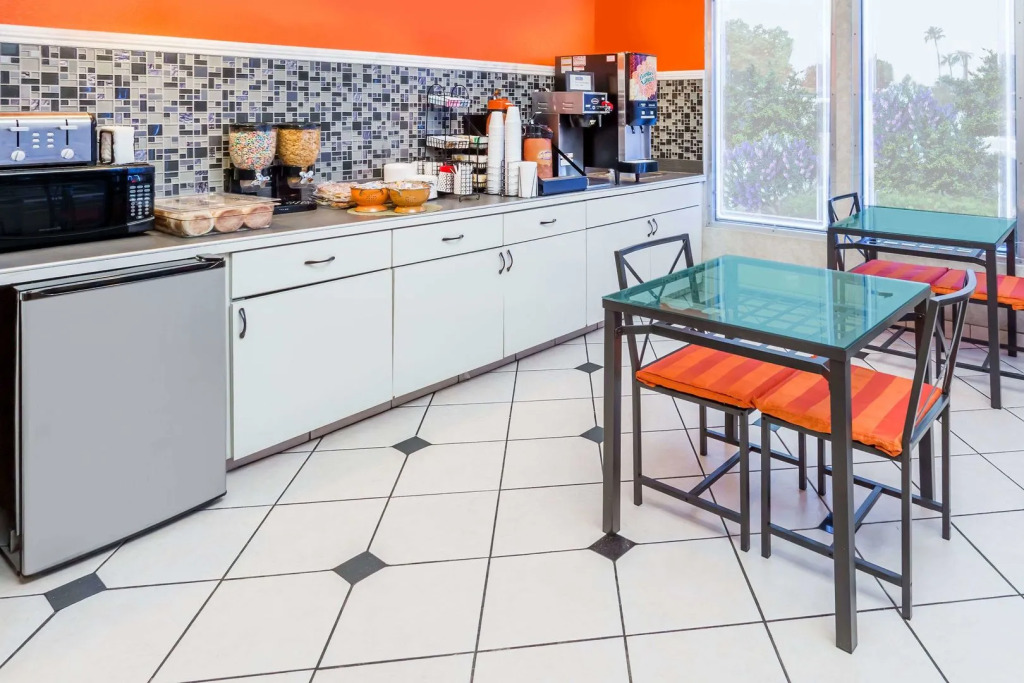 Casa Blanca Hotel - Orange