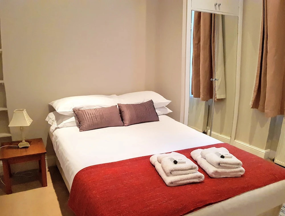 Classic 2 Bedroom Flat Gloucester St