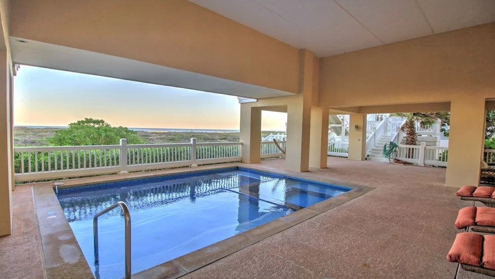 Manu Kai - Beachfront House With Private Pool And Hot Tub 6 Bedroom Home by RedAwning