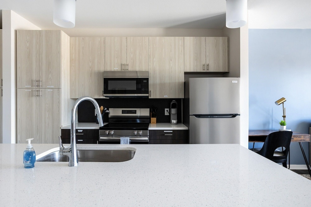 Landing Furnished Apartments Near Northside