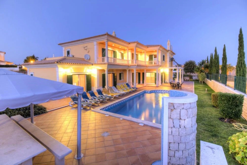 Villa - 5 Bedrooms with Pool and WiFi - 107490