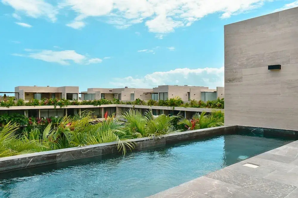 Because Location Really is Everything Gorgeous Penthouse With Fast Beach Access and Free Shuttle to the Beach Club