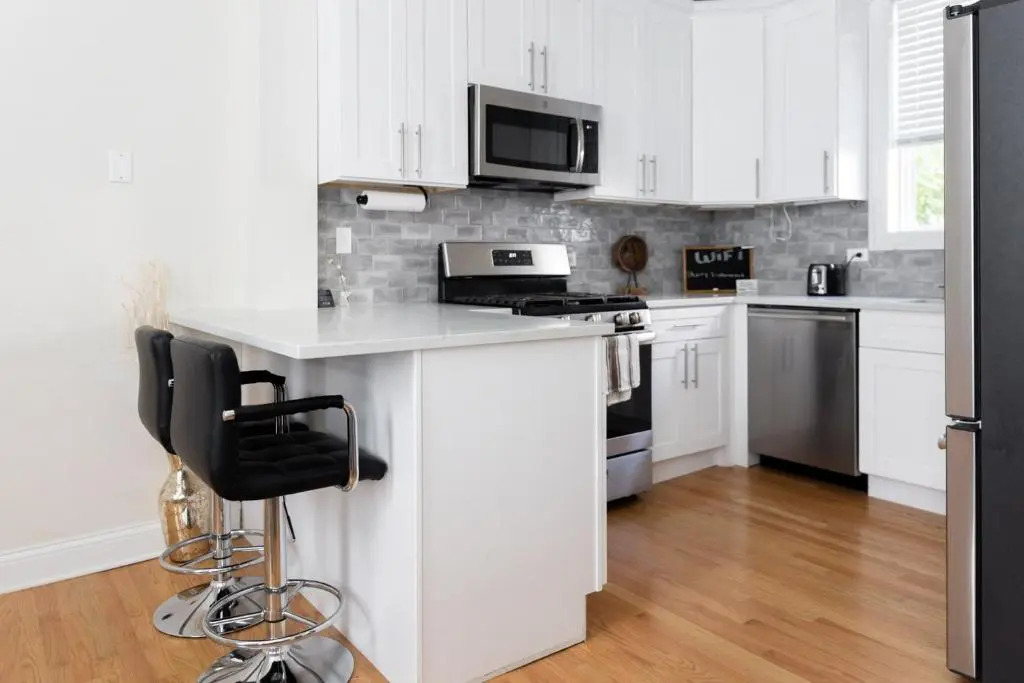 Updated West Town 2BR with W&D by Zencity