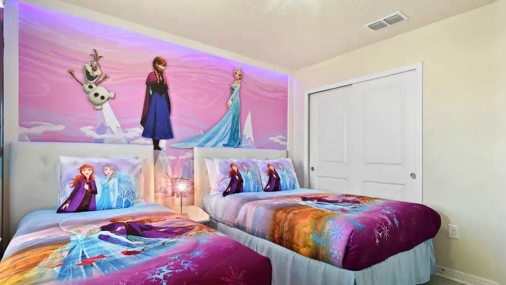 Opulent Villa with Pool & Spa, 10 Miles to Disney