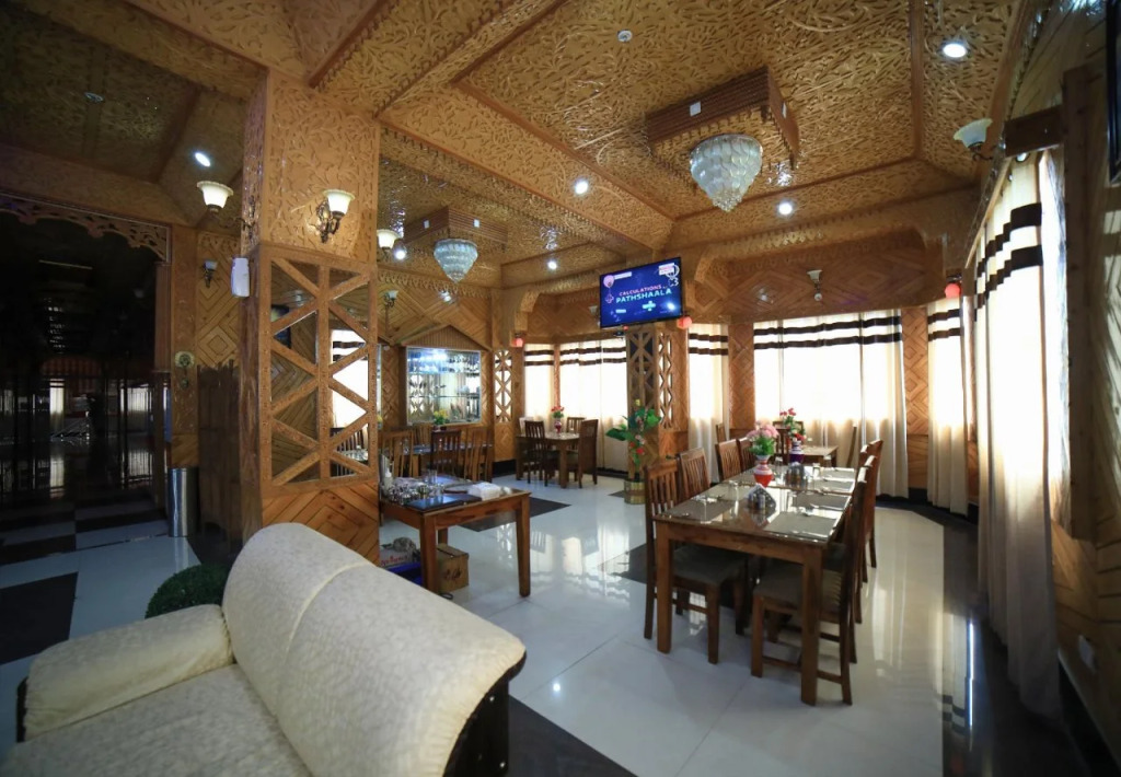 Hotel shimla hills international