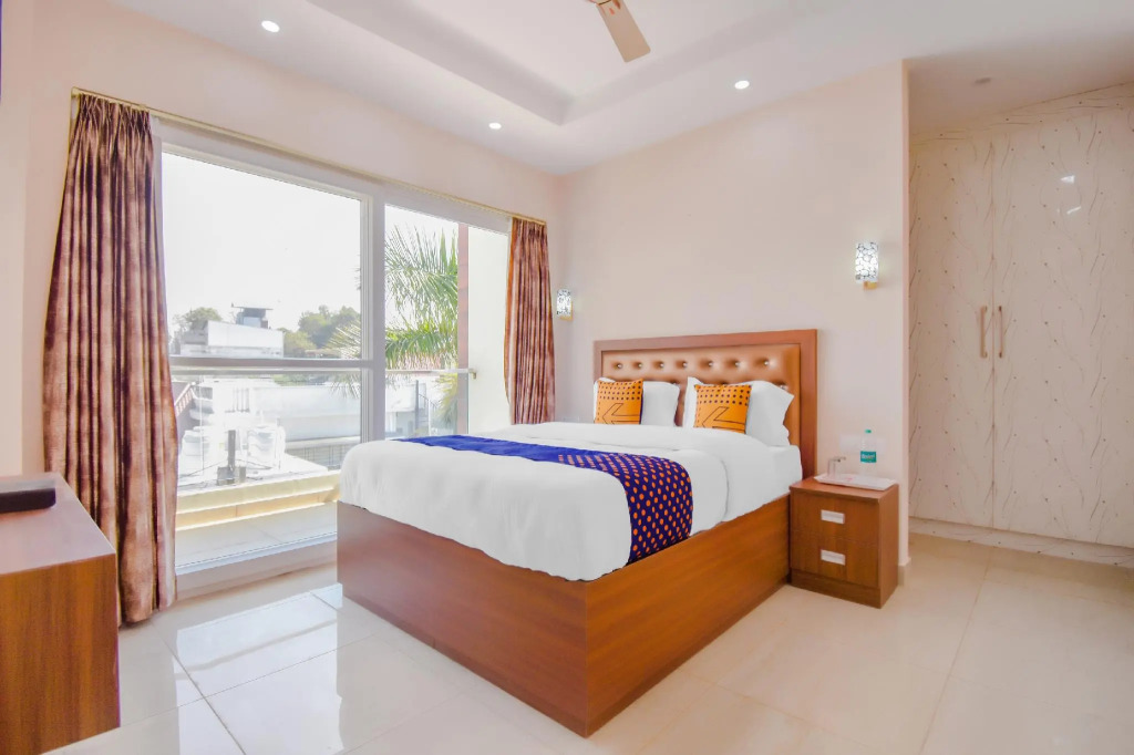 SPOT ON 79122 Divyshwari Residency