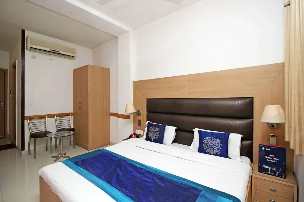 OYO 2791 Hotel Arina Inn